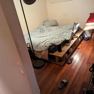 Chambre Canal St Martin , Paris France